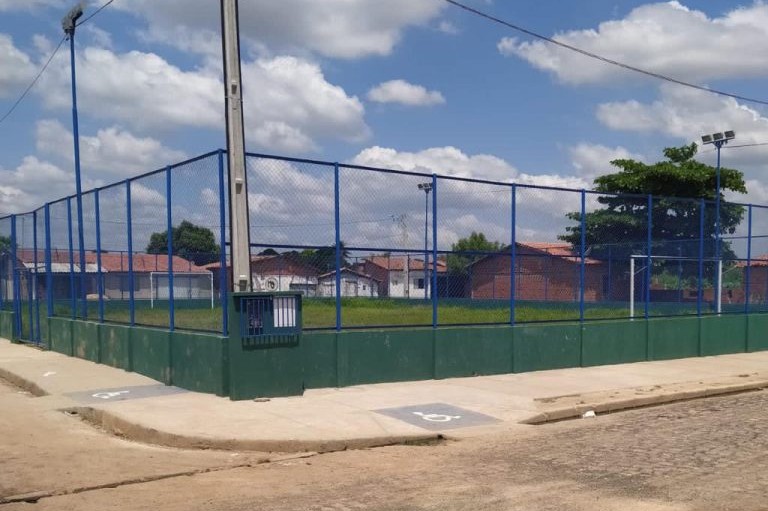 Campo de futebol no Nova Brasília
